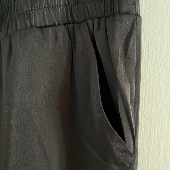 Fun silky joggers - Picture 4 of 8